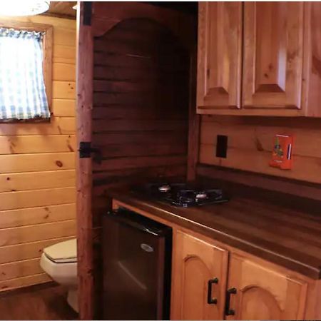 Storybook Village Pine Cove Екстериор снимка