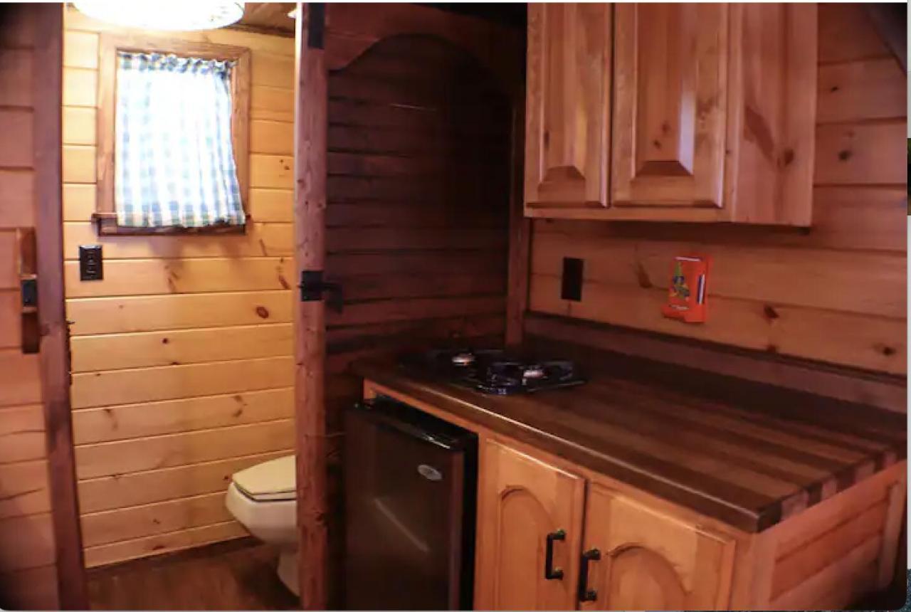 Storybook Village Pine Cove Екстериор снимка
